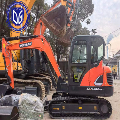 Μίνι εκσκαφέας Doosan Χρησιμοποιείται Doosan DX60 6Ton μικρός εκσκαφέας με βαρύ φορτίο και στερεή μηχανή