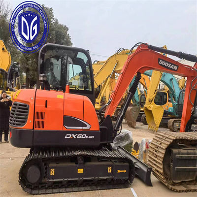 Μίνι εκσκαφέας Doosan Χρησιμοποιείται Doosan DX60 6Ton μικρός εκσκαφέας με βαρύ φορτίο και στερεή μηχανή