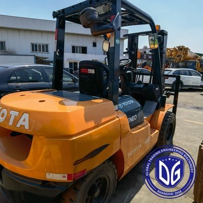 4t 8FDA40 Toyota Χρησιμοποιούμενο ανελκυστήρα ισχυρό Χρησιμοποιούμενο ανελκυστήρα υδραυλική μηχανή