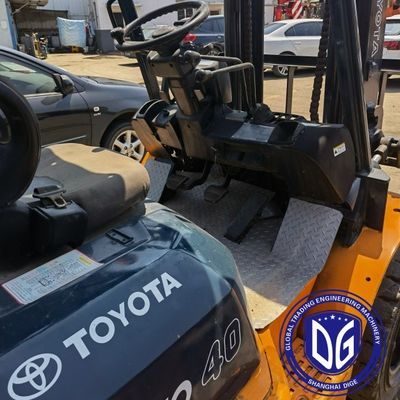 4t 8FDA40 Toyota Χρησιμοποιούμενο ανελκυστήρα ισχυρό Χρησιμοποιούμενο ανελκυστήρα υδραυλική μηχανή