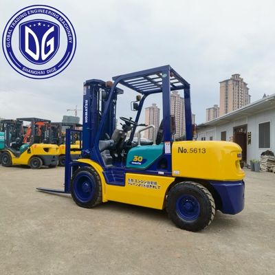 Komatsu 3 Ton Forklift Μέγιστο Υψόμετρο Ανασκαφής 5180mm Μέγιστο Ράδιο Ανασκαφής 5125mm Για Υψηλό Ανύψωμα και Λειτουργίες