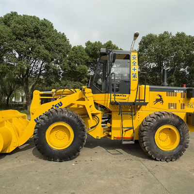 Ιαπωνική μάρκα φορτιστή Komatsu WA320 Χρησιμοποιούμενος φορτιστής για τον κατασκευαστικό εξοπλισμό Komatsu