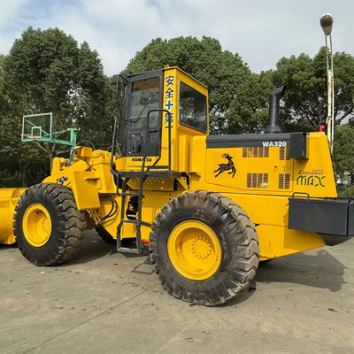 Ιαπωνική μάρκα φορτιστή Komatsu WA320 Χρησιμοποιούμενος φορτιστής για τον κατασκευαστικό εξοπλισμό Komatsu
