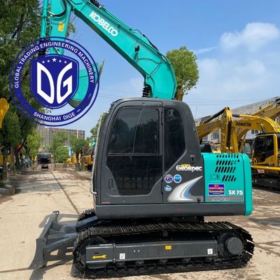 Χρησιμοποιούμενο Kobelco SK75 Excavator Track Moving Type Compact
